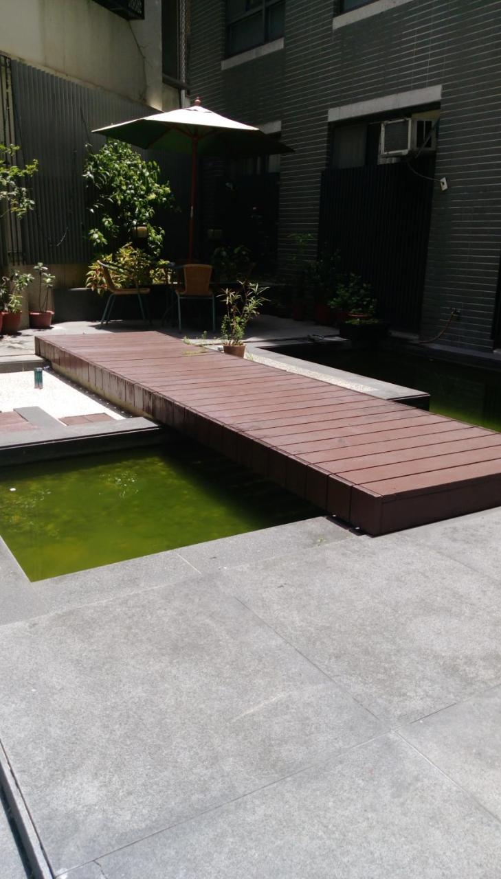 Feng Jia Homestay Taichung Buitenkant foto