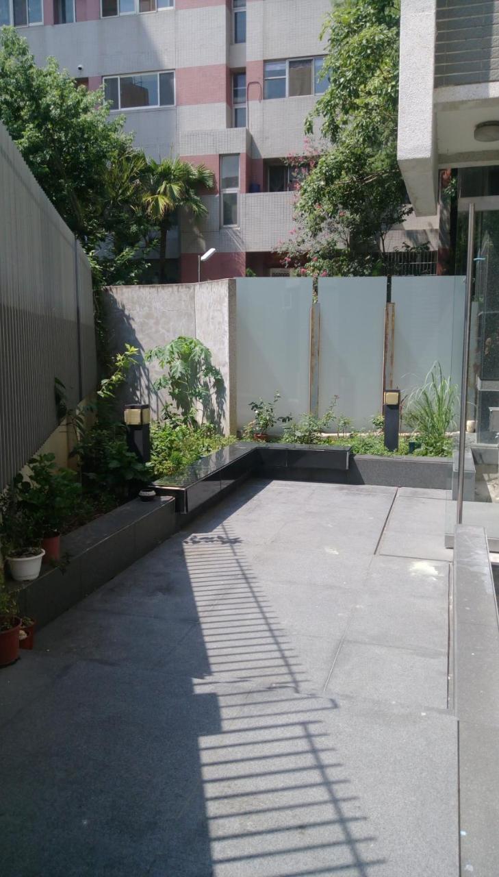 Feng Jia Homestay Taichung Buitenkant foto